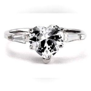 Beautiful Ladies Sterling Silver CZ Heart Ring - Size 6 3/4 Signed